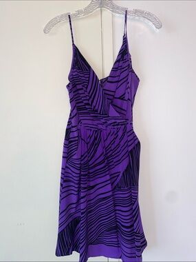 GUC- PURPLE BLACK STRIPED AND pleated 100% Silk dress BY YUMI KIM SMALL